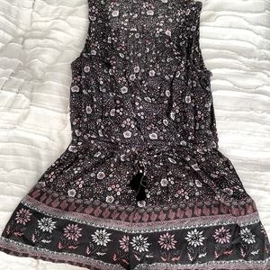 Floral AEO Romper size L